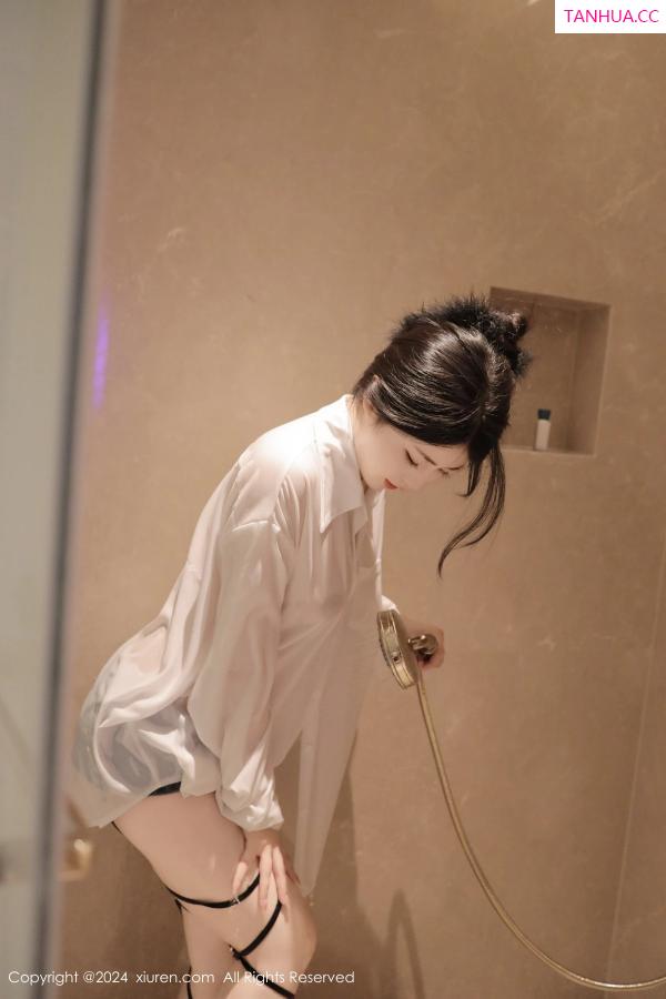   [XiuRen]高清写真图 2024.04.16 No.8400 陈小花 美胸性感第35张图片